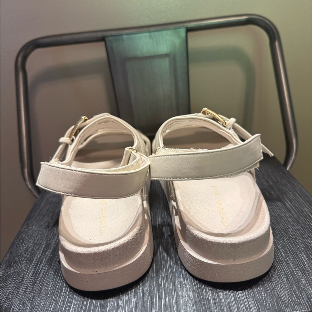Madden Girl  Sprittz  Flat Sandal Sz 8.5 Summer Preppy - Picture 8 of 11